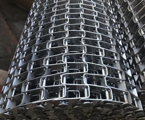 Latest company news about สายพานลำเลียงแบบลวดตาข่ายแบนถึงสเปนขนาด 30 เมตร