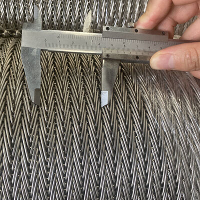 ราคาดี สแตนเลส 304 โลหะทนความร้อนสูงอุณหภูมิเบเกอรี่สายพานลำเลียง Herringbone ลวดตาข่ายบิสกิตเบเกอรี่เตาอบเข็มขัด ออนไลน์