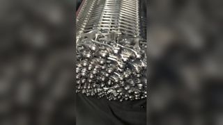 เครื่องเกลียวโลหะสแตนเลสแบบยืดหยุ่นตาข่ายขนมปังระบายความร้อนอุโมงค์สายพานลำเลียงระบายความร้อนแบบวงกลม