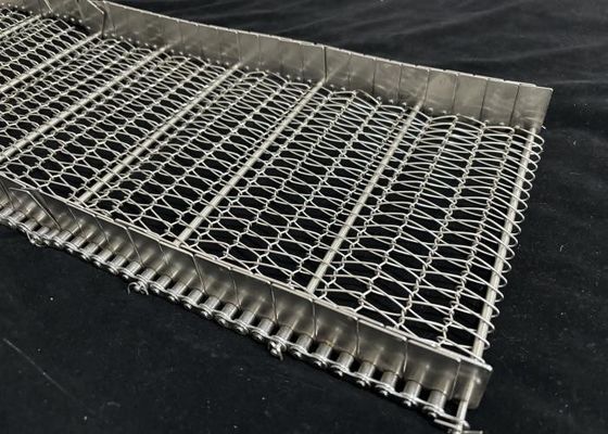 อาหาร สแตนเลส สาย Mesh สายสไพร่โซ่ conveyor เข็มขัดที่กําหนดเองกับ Baffle