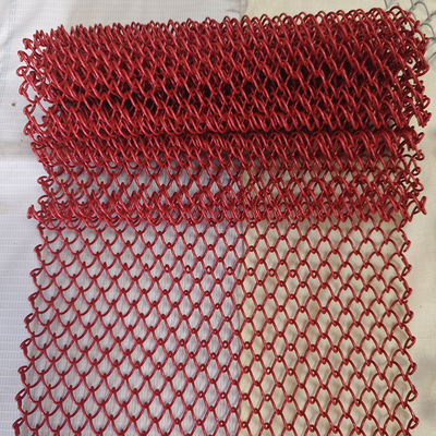 คุณภาพ Red Decorative Aluminium Metal Mesh Chain Link coil Curtain Drapery Fabric exterior decorative screen for rood divider โรงงาน