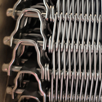 สายพานลำเลียงตาข่ายโซ่สำหรับอุโมงค์ทำความเย็นขนมปังอาหารสำหรับบิสกิตคุกกี้